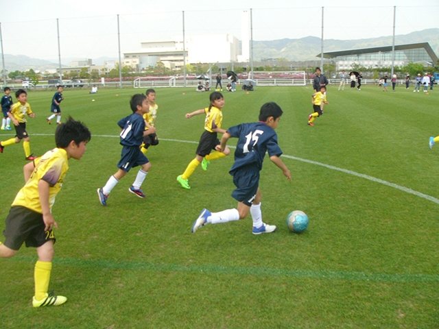 JFAキッズ（U-8/10）サッカーフェスティバル 佐賀県佐賀市の佐賀市健康運動センターに、213人が参加！
