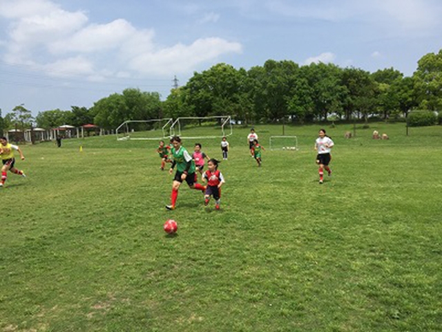 JFAレディース／ガールズサッカーフェスティバル 奈良県橿原市の橿原市立　橿原運動公園多目的グランドに、97人が参加！