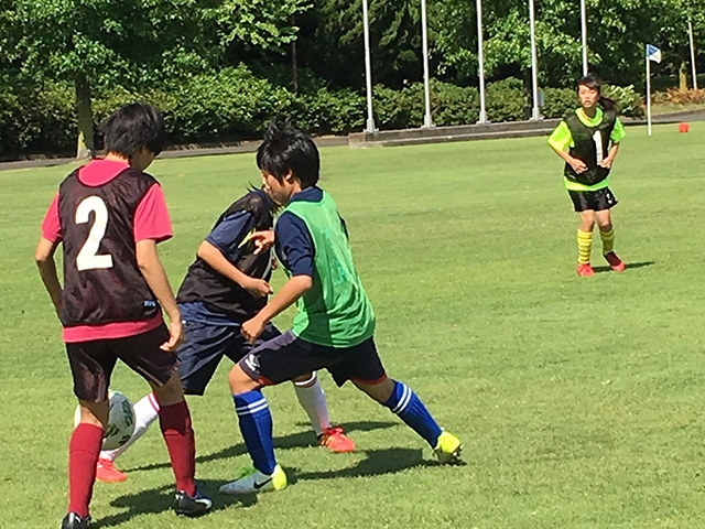 JFAレディース／ガールズサッカーフェスティバル 岐阜県大垣市の浅中陸上競技場　多目的グランドに、34人が参加！