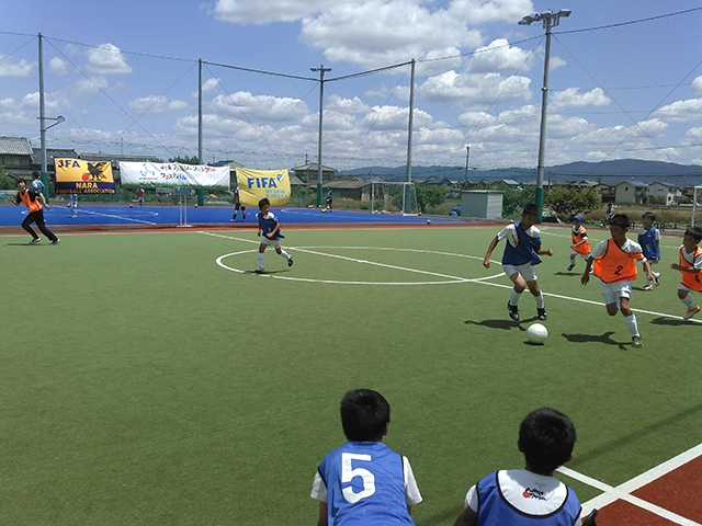 JFAファミリーフットサルフェスティバル 奈良県橿原市のFEELフットサルパーク橿原に、99人が参加！