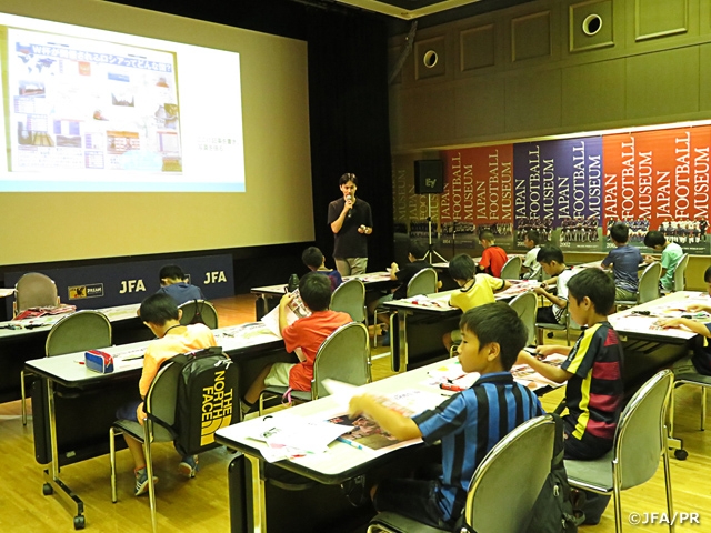 日本サッカーミュージアムで夏休み自由研究スペシャルワークショップ「みんなでサッカー世界新聞（ワールドカップロシア編）を作ろう！」を開催