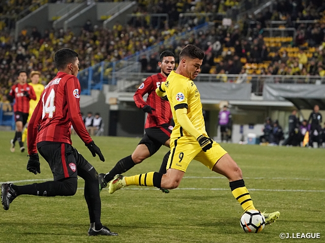 Kashiwa advances to ACL group stage with 3-0 win over Muangthong