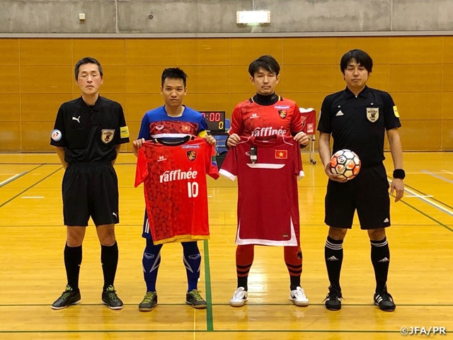 Vietnam Futsal National Team holds training camp at SUMIDA FUTSAL ARENA