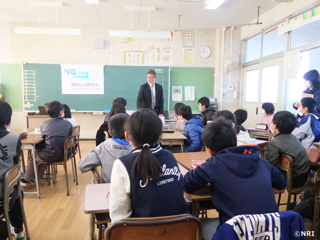 熊本地震復興支援として、嘉島町で野村総合研究所「スポーツ×IT教室」とコラボした「夢の教室」を実施