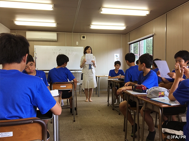 JFAアカデミー福島13期生　入校後初のマナーセミナーを受講