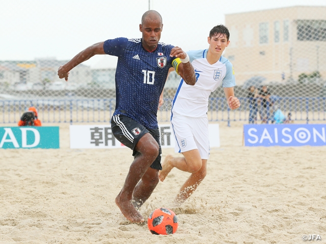 Japan Beach Soccer National Team comes from behind three times to win over England 4-3 in the final period