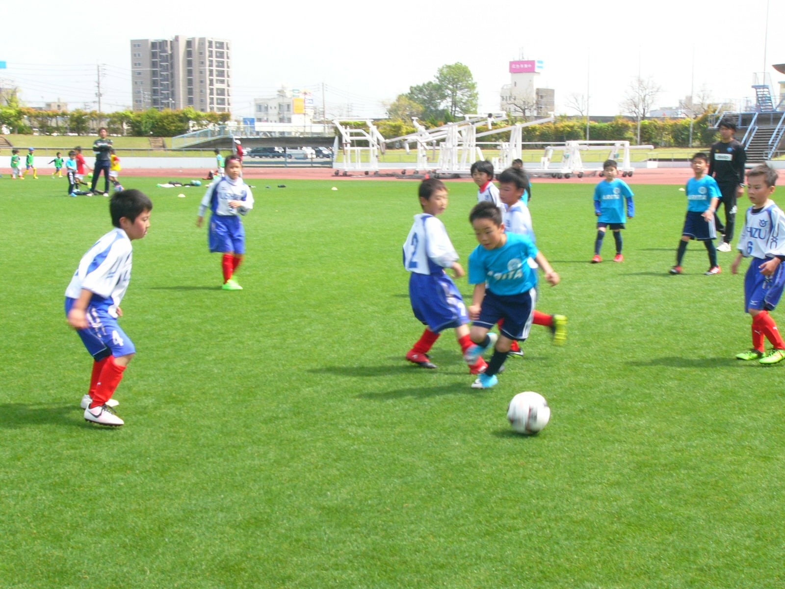 JFAキッズ（U-10）サッカーフェスティバル 佐賀県佐賀市の佐賀県総合運動場陸上競技場に111人が参加！