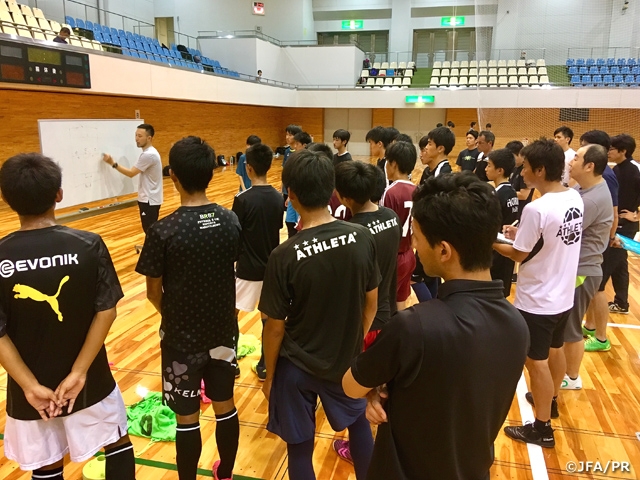 フットサルタレントキャラバン北信越U-18およびリフレッシュ研修会を石川県松任市で開催