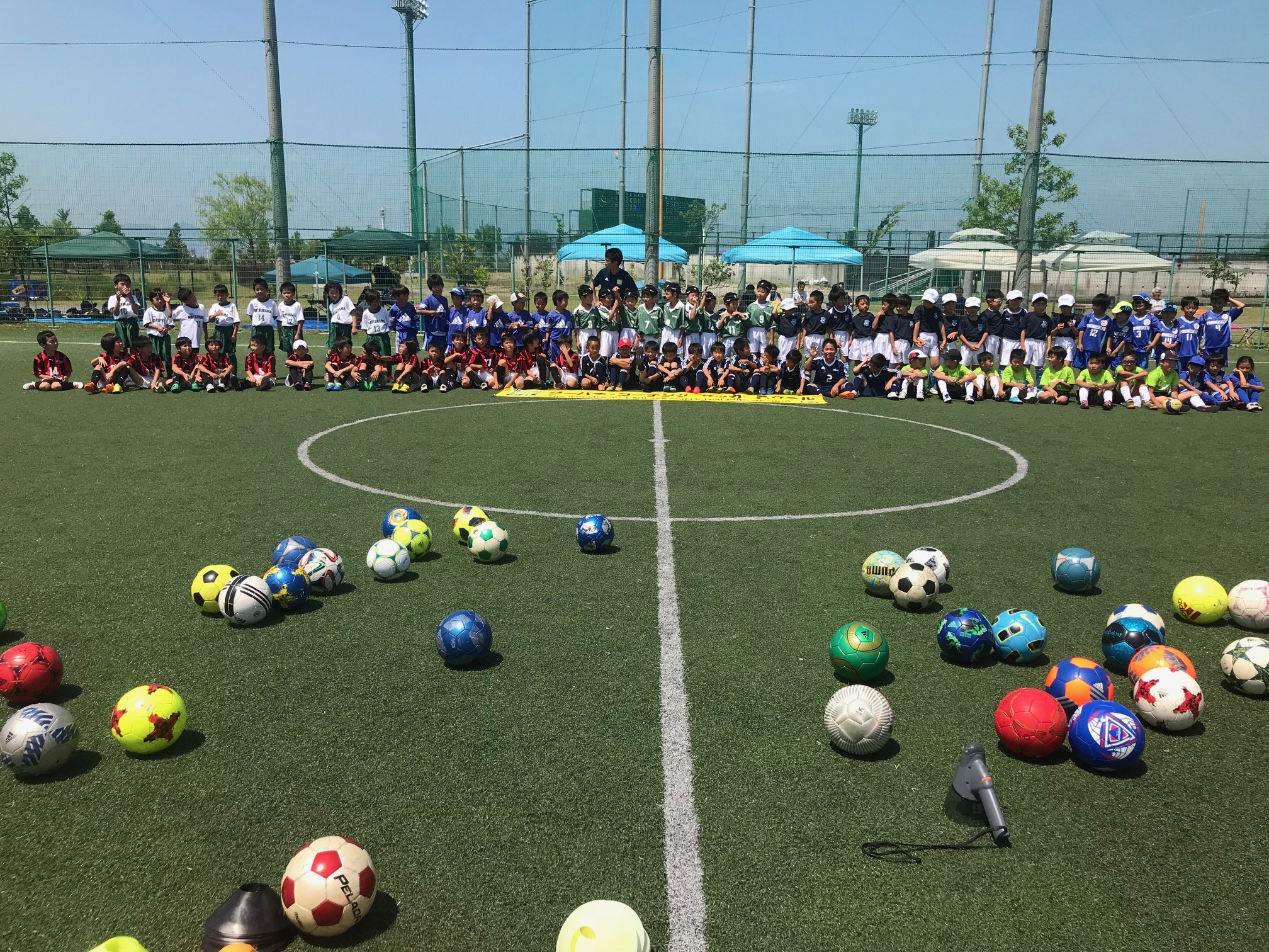 JFAキッズ（U-8）サッカーフェスティバル 新潟県新潟市西区の新潟市みどりと森の運動公園体育施設に80人が参加！