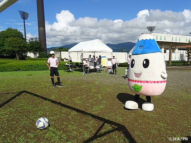 JFAアカデミー福島女子　裾野御殿場ラグビー・スポーツフェスティバルにてサッカー教室を実施