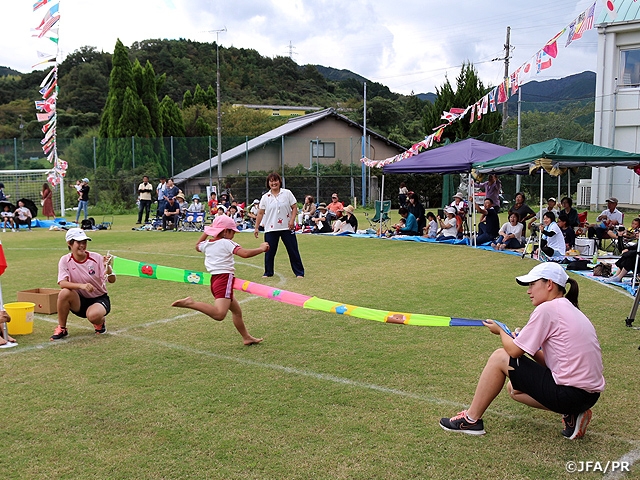 JFAアカデミー今治　保育園の運動会で地域交流