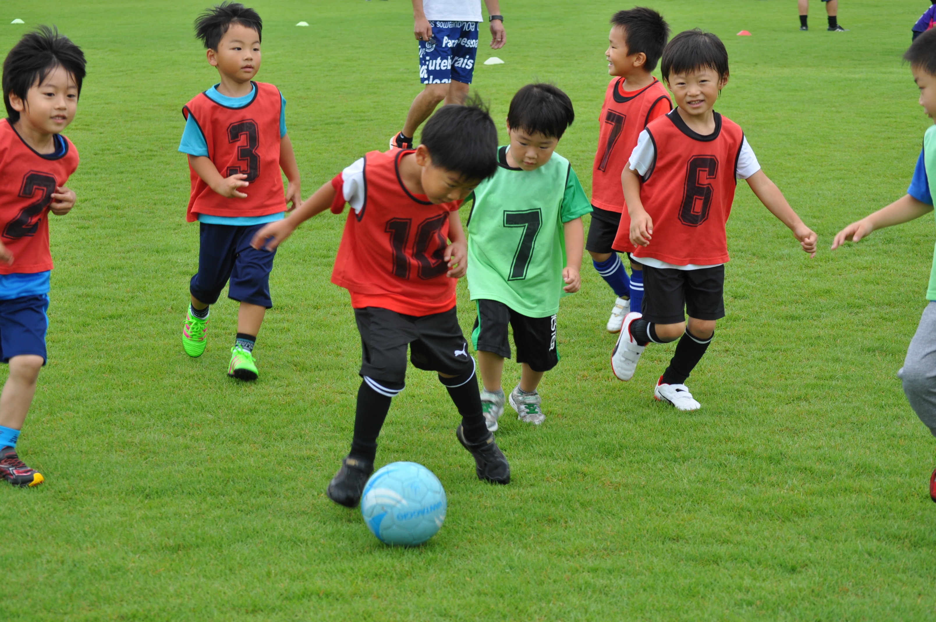 JFAキッズ（U-6/8）サッカーフェスティバル 石川県金沢市袋畠町の西部緑地公園陸上競技場サブグラウンドに118人が参加！