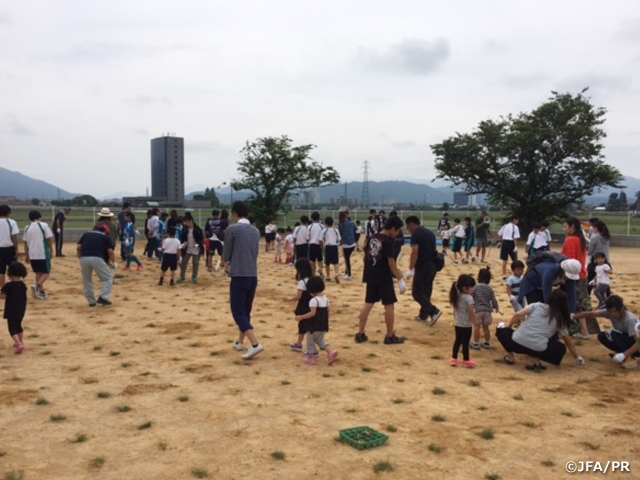 ポット苗による芝生化　実施事例レポート「福井県 よつば保育園」