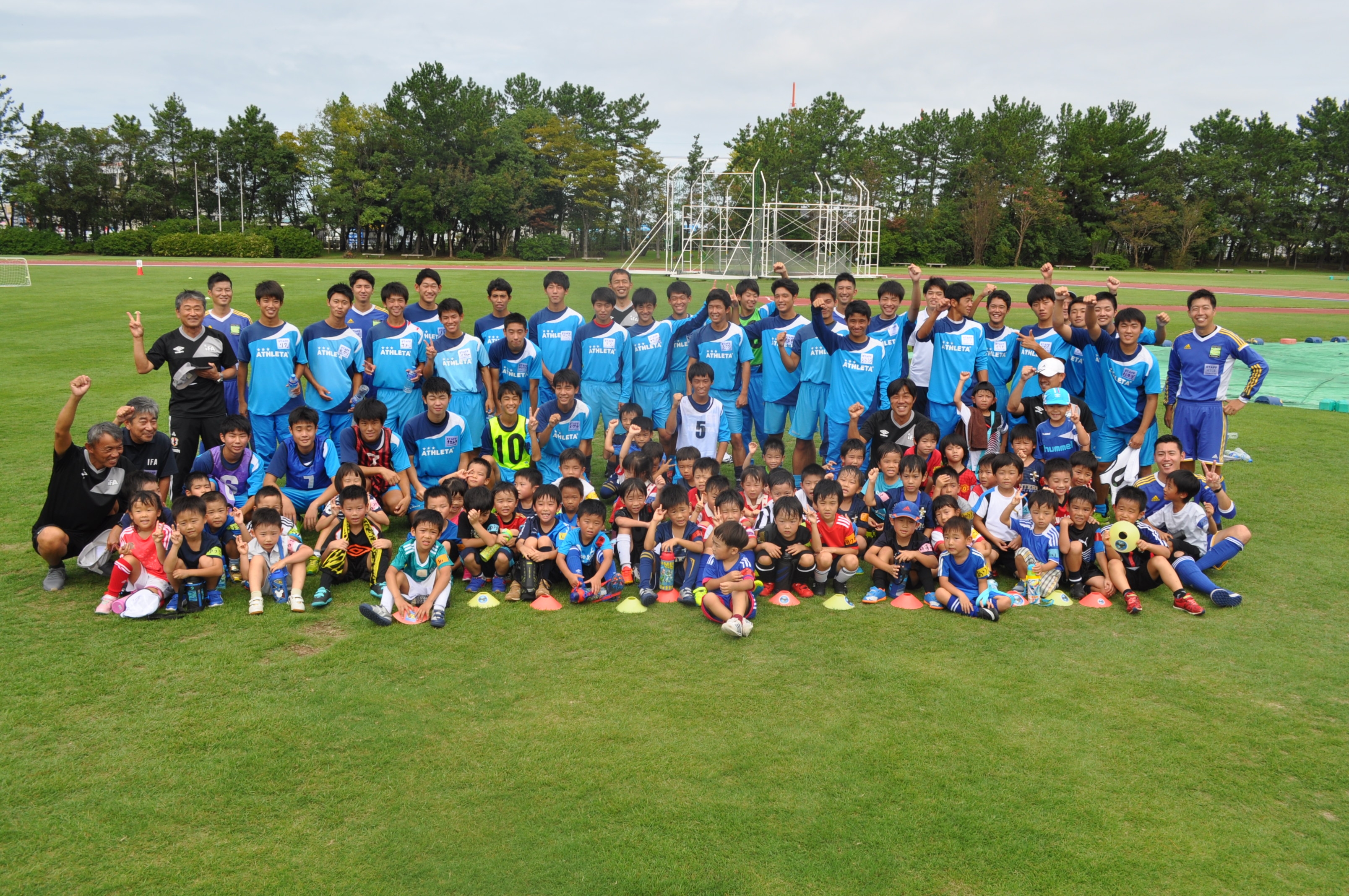 JFAキッズ（U-6/8）サッカーフェスティバル 石川県金沢市の西部緑地公園陸上競技場サブグラウンドに151人が参加！