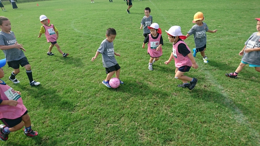 JFAキッズ（U-6/8/10）サッカーフェスティバル 福岡県飯塚市の健康の森公園多目的広場に227人が参加！