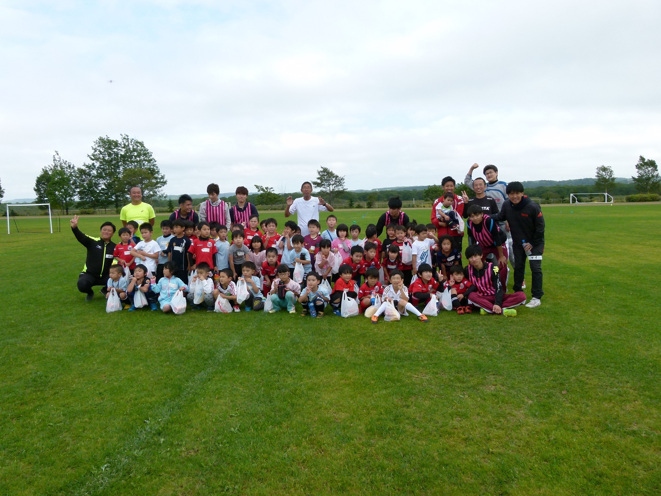 JFAキッズ（U-6/8）サッカーフェスティバル 北海道釧路市の釧路市民陸上競技場附属競技場に145人が参加！