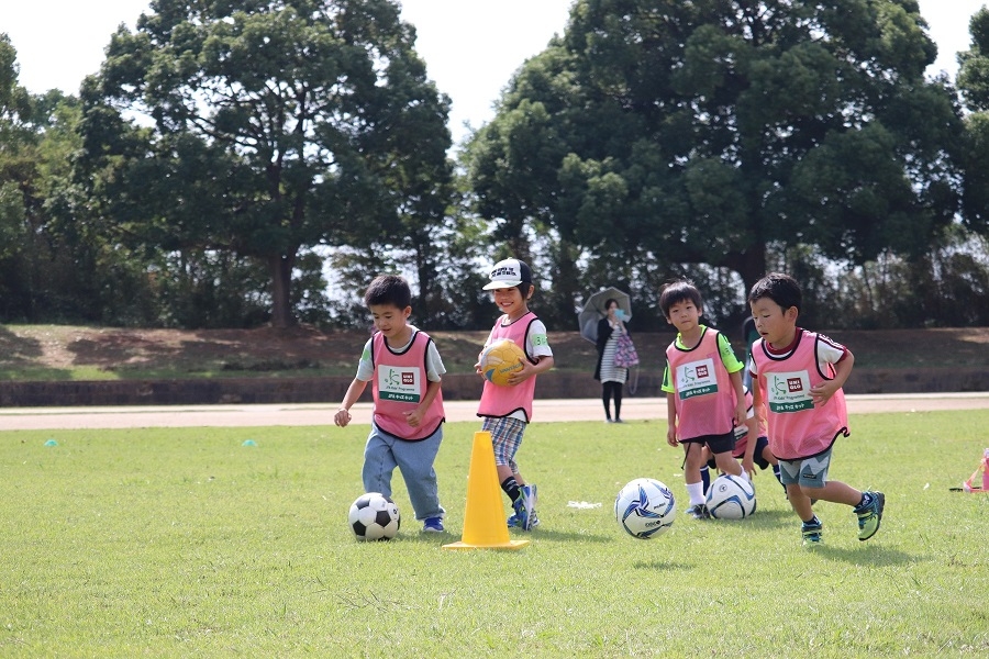 JFAキッズサッカーフェスティバル 熊本県荒尾市の荒尾運動公園陸上競技場に120人が参加！