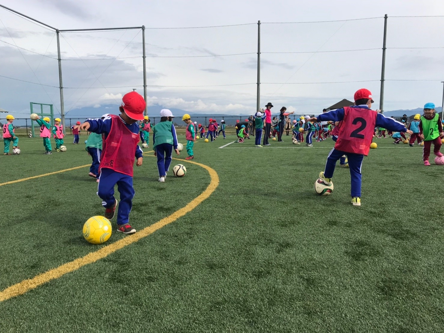 JFAキッズ（U-6）サッカーフェスティバル 山形県東田川郡庄内町の庄内町八幡サッカー場に132人が参加！