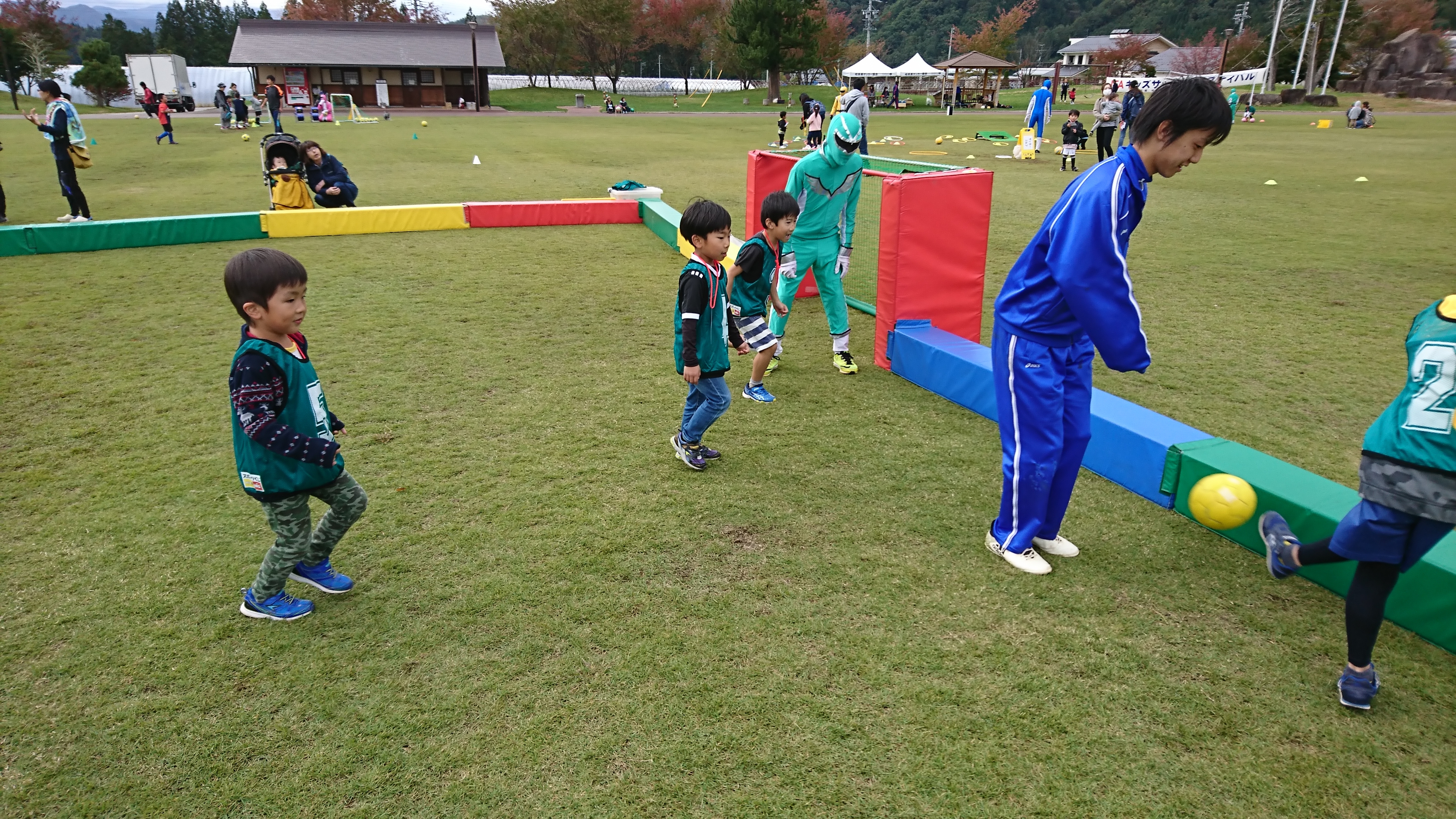 JFAキッズ（U-8/10）サッカーフェスティバル 岐阜県高山市のグリーンパーク広野に47人が参加！