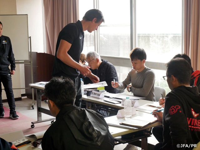 AFCフットサルフィットネスコースを箱根で開催、フィットネストレーニングの理解を深める