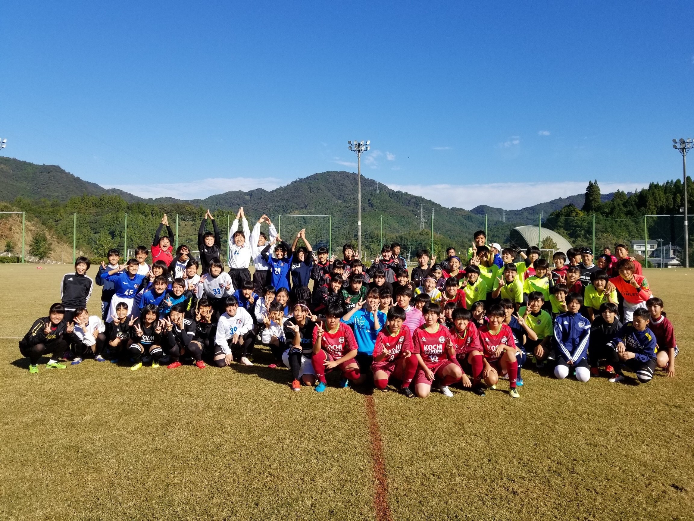 JFAガールズサッカーフェスティバル 高知県日高村の日高村総合運動公園に77人が参加！