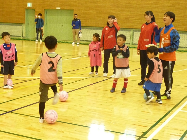 JFAキッズ（U-6/8/10）サッカーフェスティバル 岩手県二戸市の二戸市総合スポーツセンターに39人が参加！