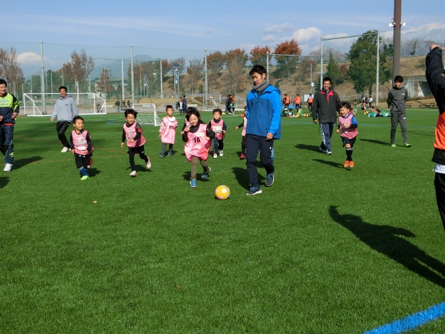 JFAキッズ（U-8）サッカーフェスティバル 山梨県中巨摩郡昭和町の昭和町　押原公園人工芝グラウンドに197人が参加！