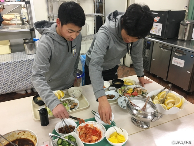 JFAアカデミー福島　ジュニアユースが栄養セミナーを受講