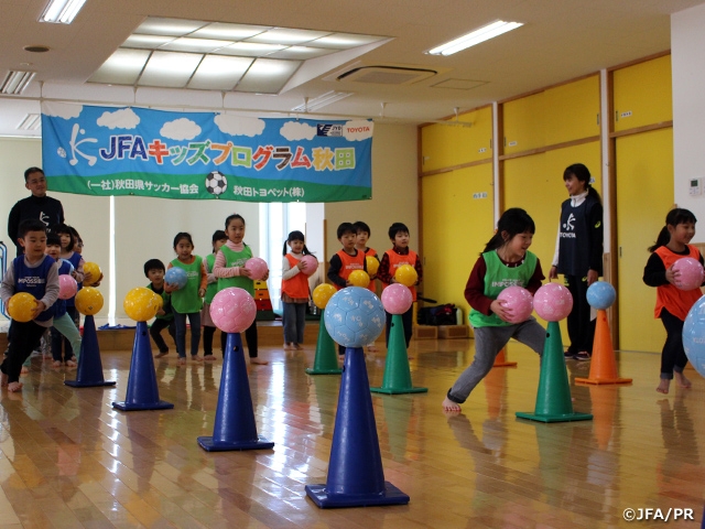 園児が明るく元気にサッカーを楽しむ～キッズ巡回指導レポート（2月）