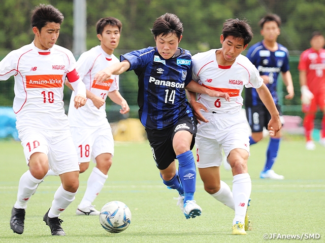 Gamba Osaka remains in first place after defeating Higashi Fukuoka at the 4th Sec. of Prince Takamado Trophy JFA U-18 Football Premier League WEST 