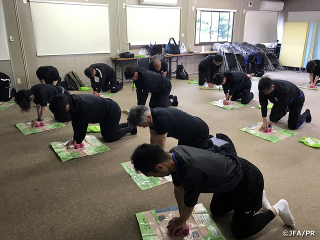 簡易救命講習会「JFA＋PUSHコース」をJFAアカデミー福島のスタッフに向けて開催