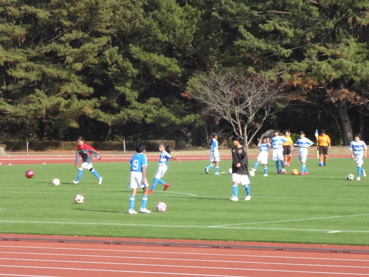 JFAガールズサッカーフェスティバル 宮崎県宮崎市のKIRISIMAヤマザクラ宮崎県総合運動公園ラグビー場に76人が参加！