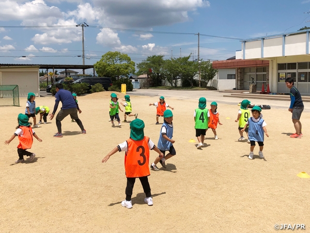 園児が明るく元気にサッカーを楽しむ～キッズ巡回指導レポート（6月）
