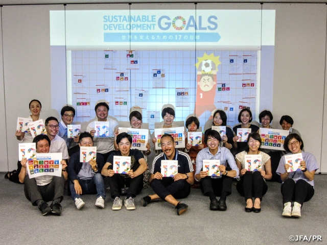 CSRリレーコラム第2回「サッカーとSDGs＜誰一人取り残されない未来を目指そう＞」～社会貢献委員会 黒田委員～