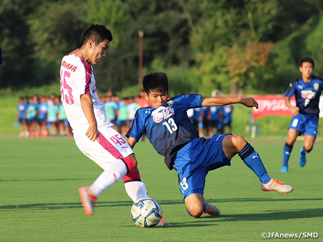 Heated battle between Ozu and Cerezo ends in a draw at the 13th Sec. of the Prince Takamado Trophy JFA U-18 Football Premier League WEST
