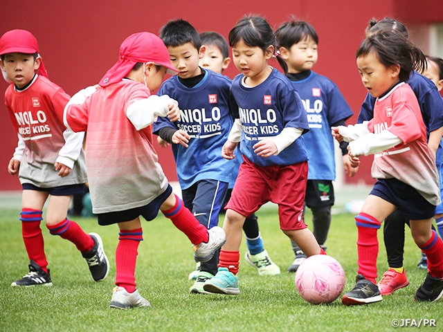 JFAユニクロサッカーキッズ in 兵庫に409名のキッズが参加