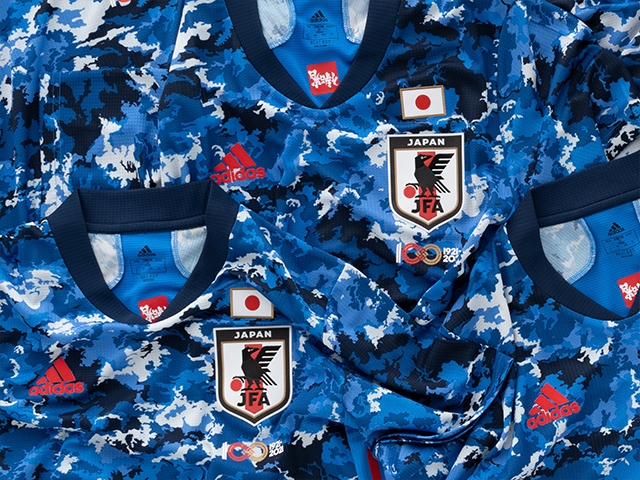 日本サッカー協会創立100周年記念バッジ付 サッカー日本代表ユニフォーム 発売