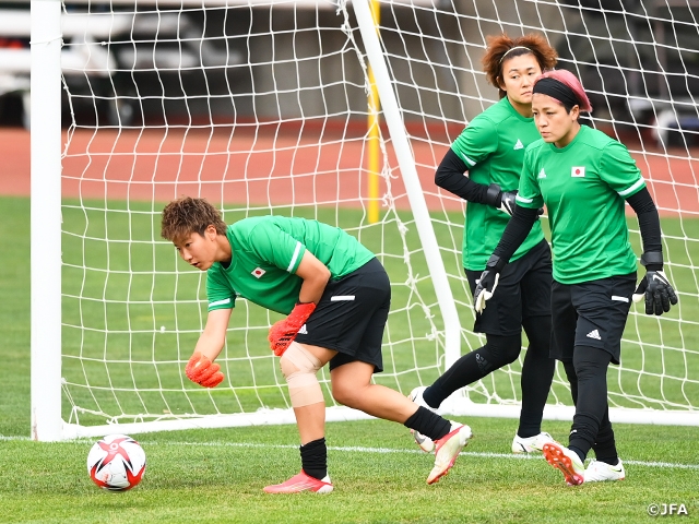Nadeshiko Japan hold training session ahead of final group stage match against Chile