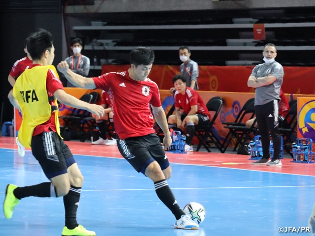 Japan Futsal National Team hold official training session while FIFA Futsal World Cup Lithuania 2021™ kicks off
