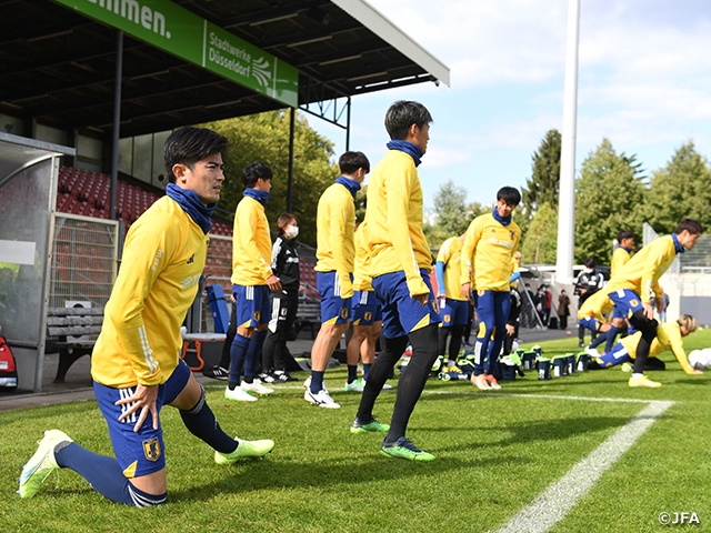 SAMURAI BLUE hold training session behind closed doors