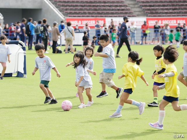 JFAユニクロサッカーキッズ in 沖縄を開催