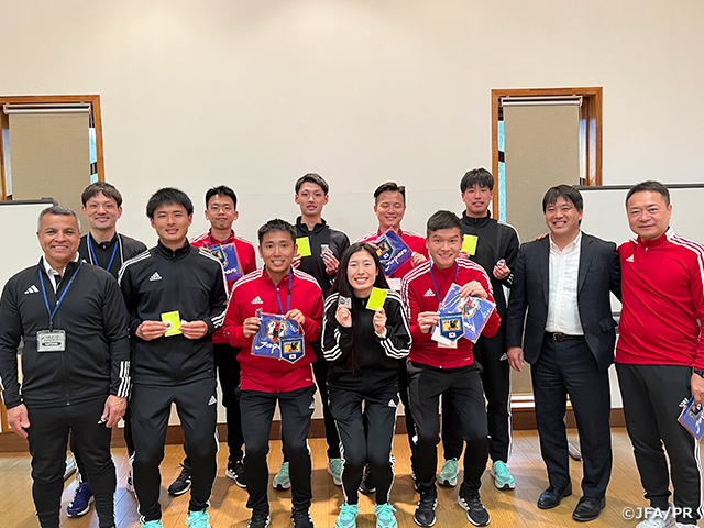 香港の審判員と日本の審判員が交流（サニックス杯国際ユースサッカー大会2023）