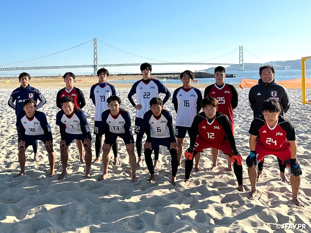 JFAビーチサッカークリニックを大蔵海岸で実施