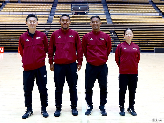 Introduction of the referees in charge of the International Friendly Match between Japan Futsal National Team and Argentina Futsal National Team