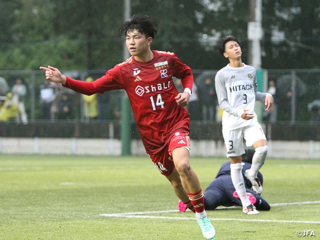 流経大柏が雨中の「柏ダービー」を制する 高円宮杯 JFA U-18サッカープレミアリーグ 2026