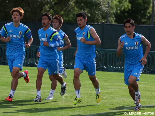 SAMURAI BLUE(日本代表)　ワールドカップ直前合宿へ出発、フロリダで初練習を行う