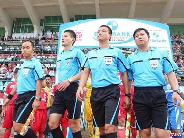 Japanese Referee in charge of Vietnamese League for the first time