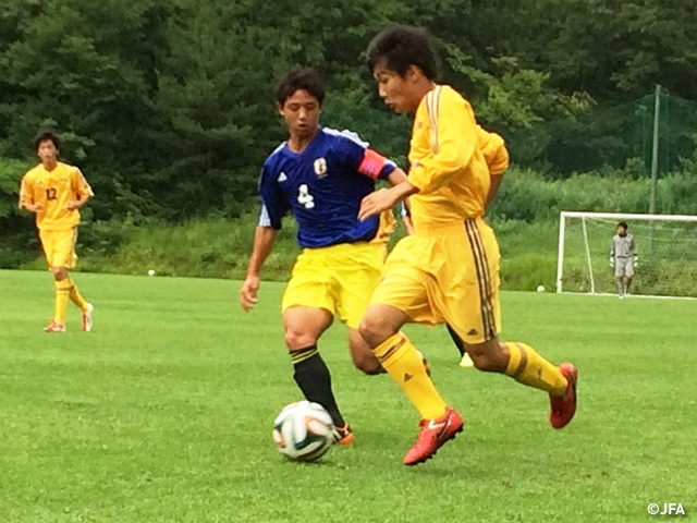 U-17 Japan National Team held training match with U-17 Hokushinetsu Selection Team before International Youth Soccer in Niigata