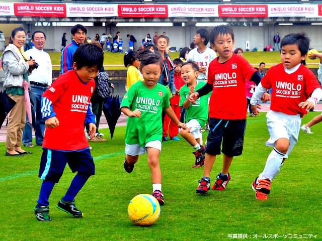 457 kids participate in JFA Uniqlo Soccer Kids in Toyama Athletic Recreation Park