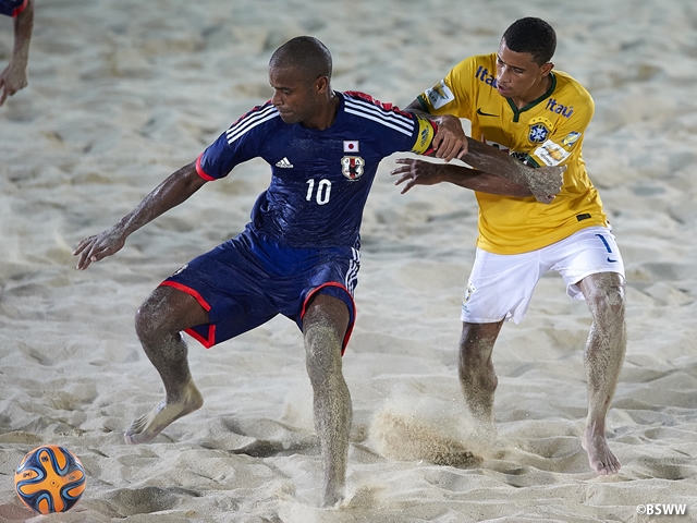 Moreira Ozu selected as one of top five beach soccer players in 2014!
